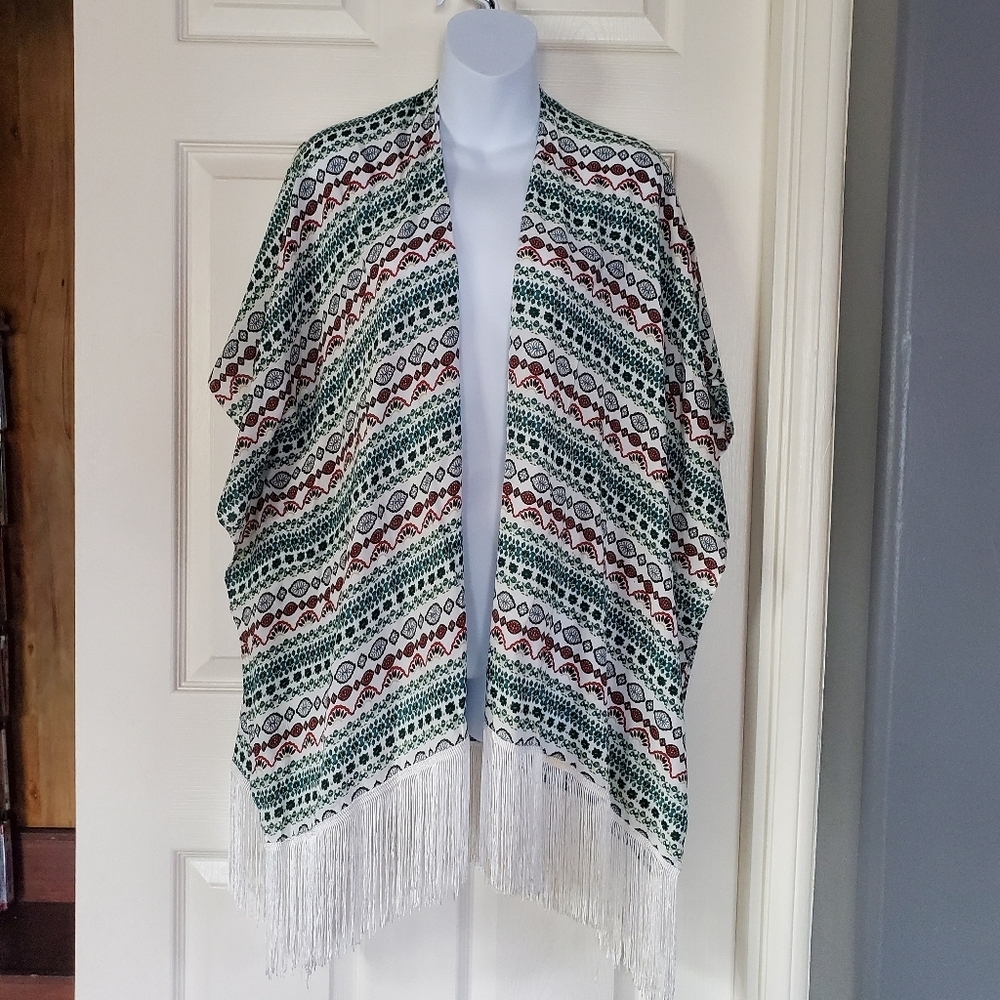 Tossa‎ Fringe Green Geometric Beach Cover-Up Poncho Silky Texture One Size